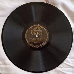 VICTOR Record RPM 78 (18650) In Your Arms-That Naughty Waltz For Dancing